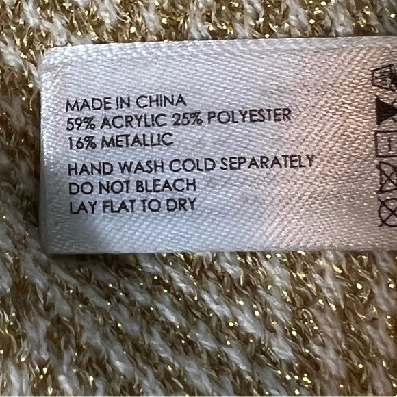 Michael Kors Golden Metalic Weave 65 x 10" scarf - Picture 4 of 6